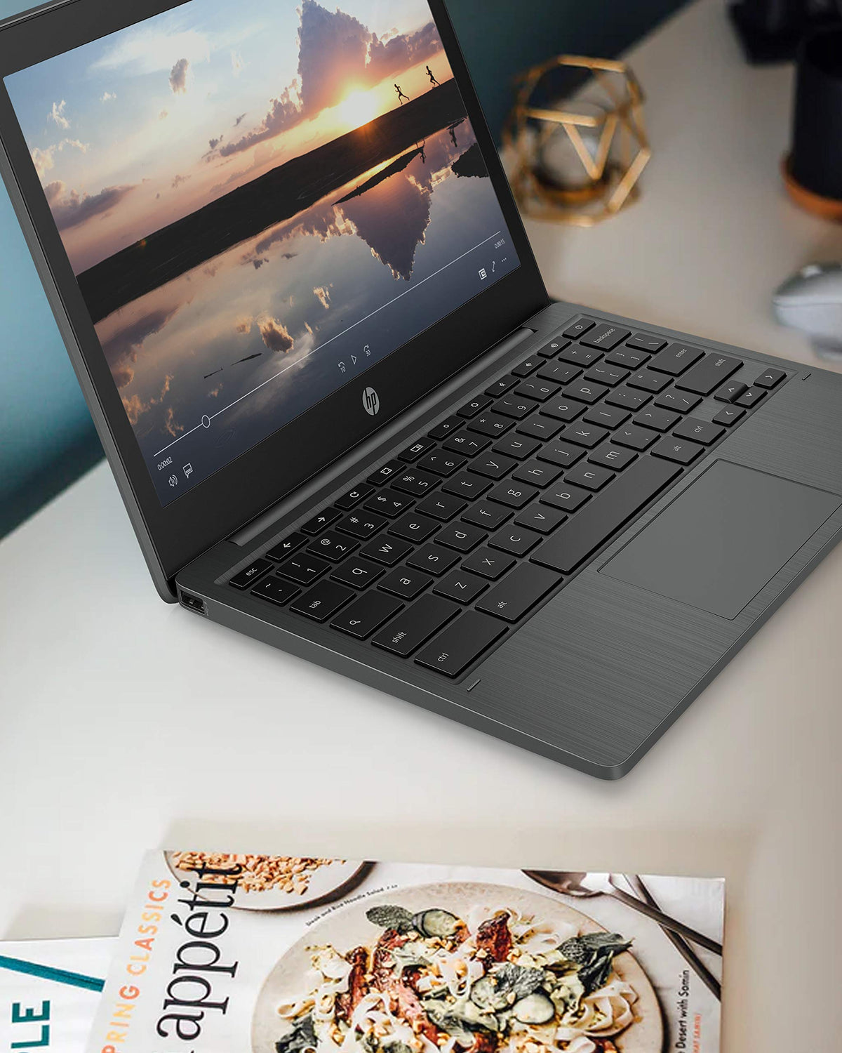 11-inch Laptop R696